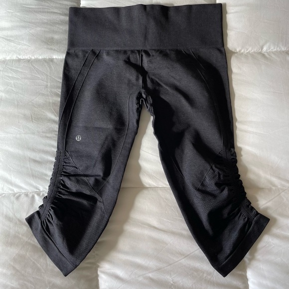 lululemon athletica Pants - Lululemon In The Flow Crop Pants